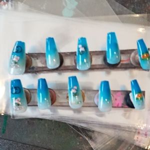 Press on nails